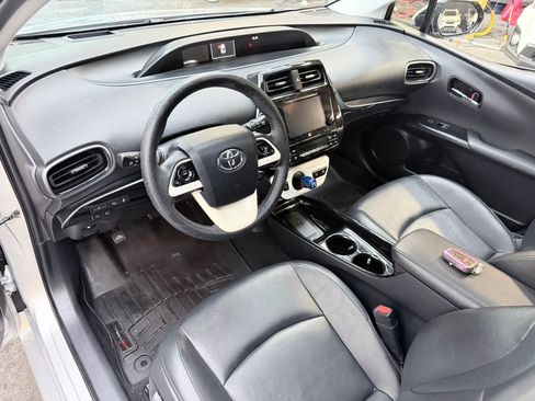 Used 2017 Toyota Prius Four w/ Premium Convenience Package FWD image 11