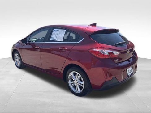 Used 2017 Chevrolet Cruze LT w/ Convenience Package FWD image 5