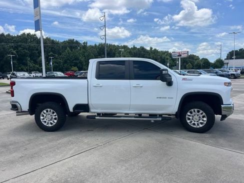 Used 2024 Chevrolet Silverado 2500 LT AWD/4WD image 9