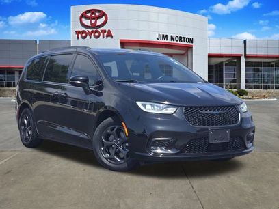 Used 2021 Chrysler Pacifica Limited w/ Premium & Safety Sphere Group