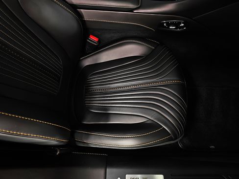 Used 2017 Aston Martin DB11 V12 image 16