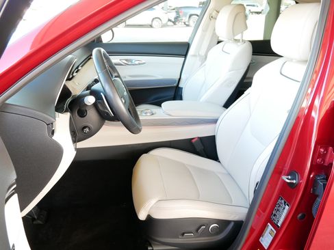 Used 2022 Genesis GV70 2.5T w/ Advanced Package image 2