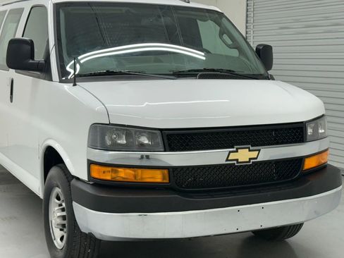 Used 2021 Chevrolet Express 2500 w/ Driver Convenience Package image 10