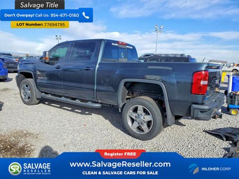 Used 2019 GMC Sierra 2500 SLT w/ Duramax Plus Package AWD/4WD image 3