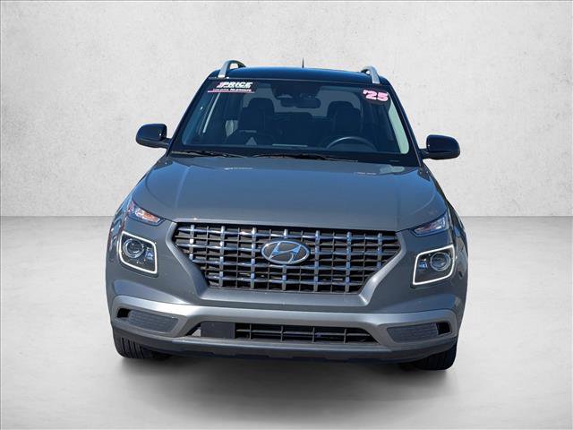 Certified 2025 Hyundai Venue Limited FWD image 2