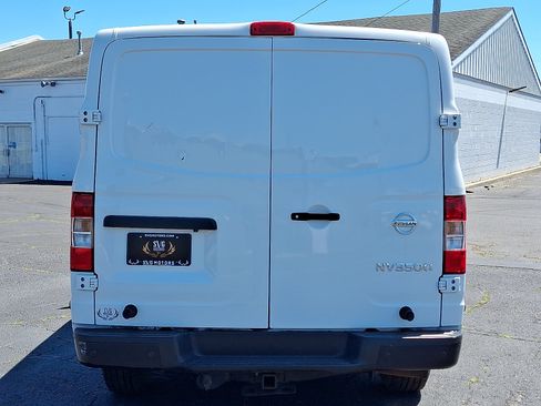 Used 2021 Nissan NV 3500 SV RWD image 13
