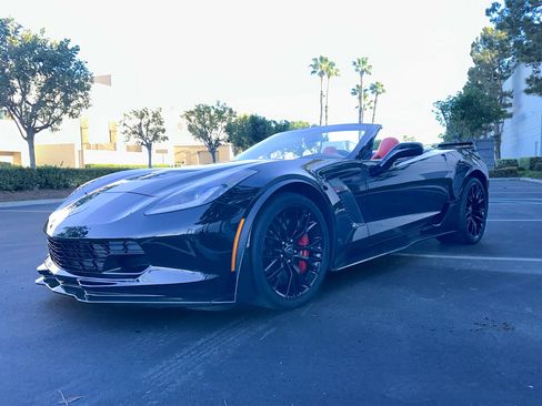 Used 2015 Chevrolet Corvette Z06 w/ 3LZ Preferred Equipment Group image 10