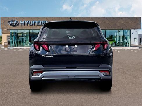 Certified 2026 Hyundai Tucson SE image 6