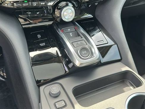 New 2026 Acura MDX SH-AWD image 18
