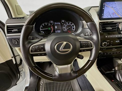 Certified 2022 Lexus GX 460 Luxury w/ Off Road Package AWD/4WD image 11
