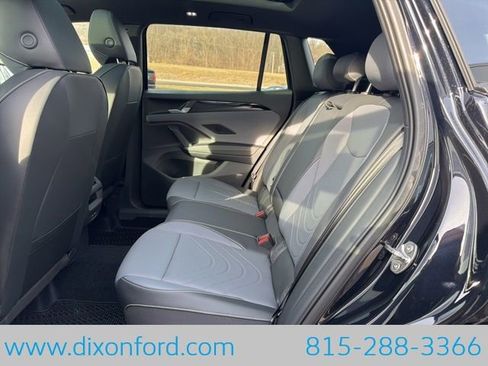 New 2026 Volkswagen Tiguan SE R-Line image 22