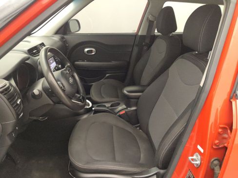 Used 2017 Kia Soul + image 17