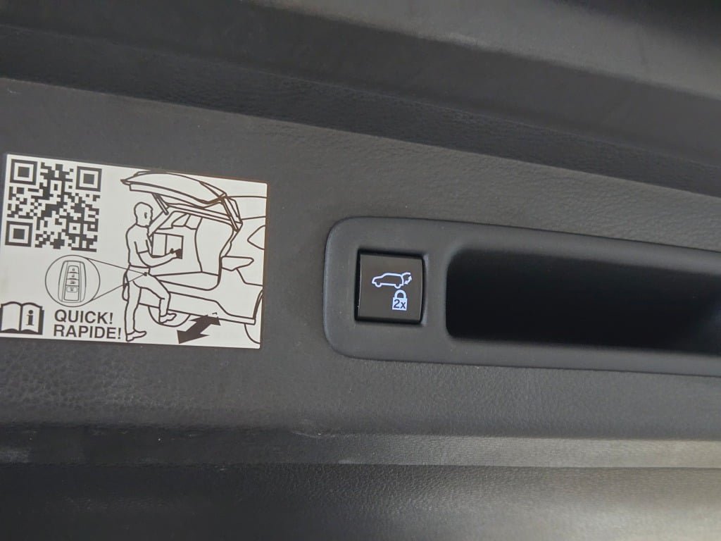 Used 2023 Toyota Sienna XLE AWD/4WD image 14