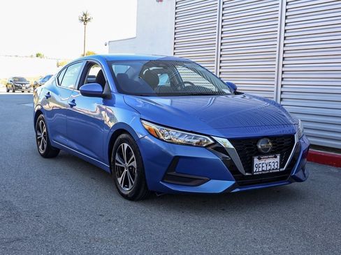 Used 2023 Nissan Sentra SV image 2