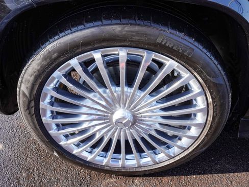 Used 2023 Mercedes-Benz Maybach GLS 600 Maybach GLS 600 image 9