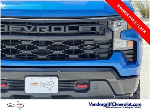 Used 2023 Chevrolet Silverado 1500 Custom Trail Boss w/ LPO, Dark Essentials Package AWD/4WD image 8