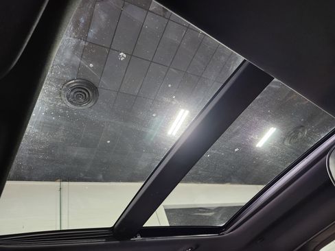 Used 2018 Jeep Grand Cherokee High Altitude image 2