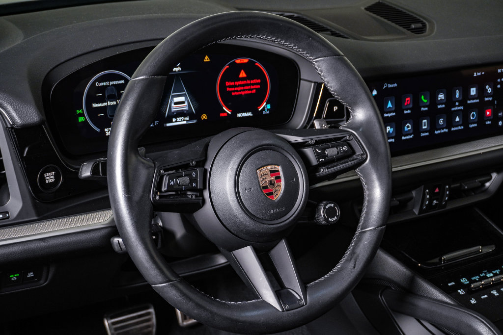 Certified 2024 Porsche Cayenne S AWD/4WD image 18