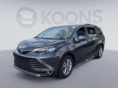 New 2025 Toyota Sienna XLE