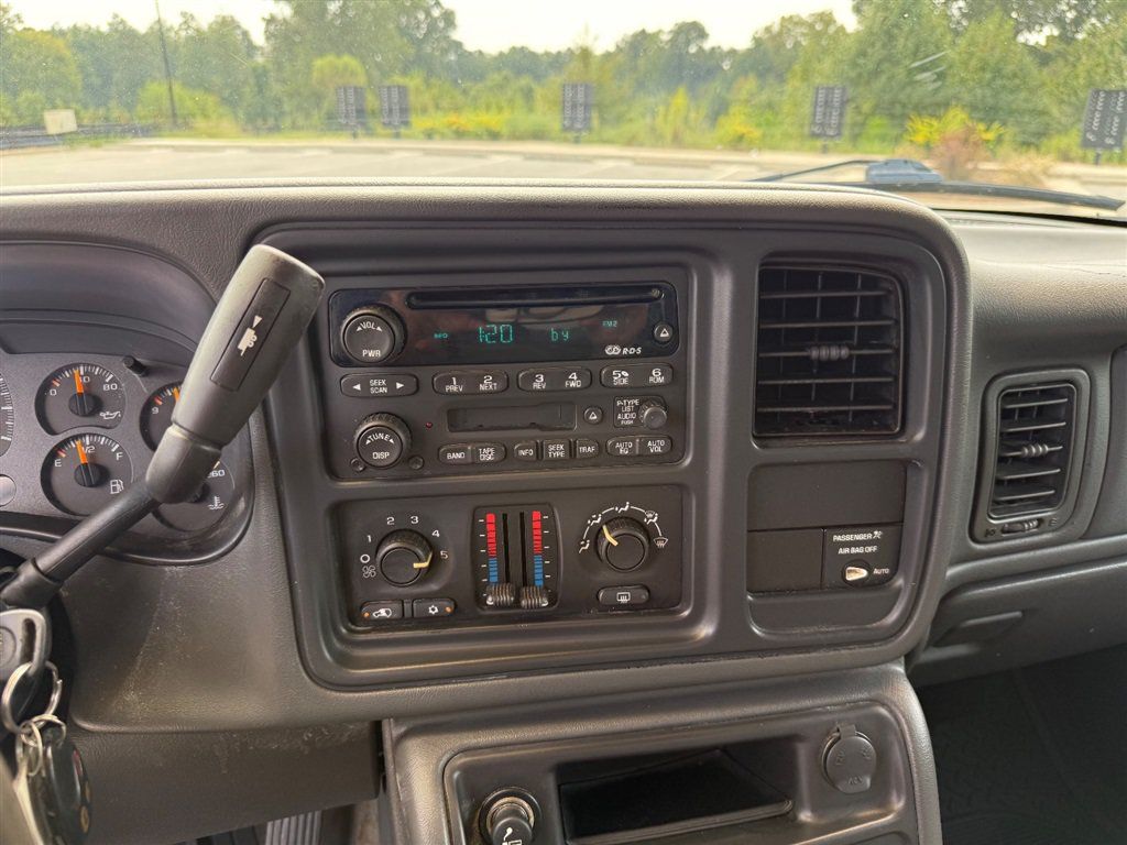 Used 2003 Chevrolet Silverado 1500 LS w/ Off-Road Package AWD/4WD image 16