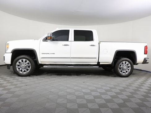 Used 2015 GMC Sierra 2500 Denali image 6