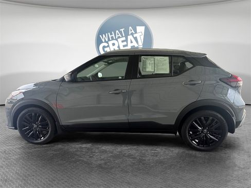 Used 2024 Nissan Kicks SV image 7
