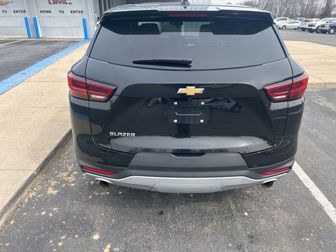 Used 2025 Chevrolet Blazer LT image 4