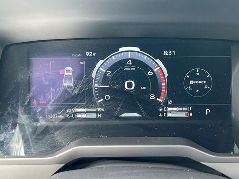 Used 2025 Toyota Tundra Limited AWD/4WD image 16