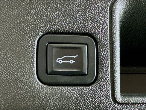 Used 2018 GMC Terrain SLT w/ Preferred Package image 30