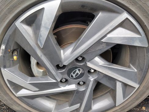 Used 2025 Hyundai Elantra SEL FWD image 31