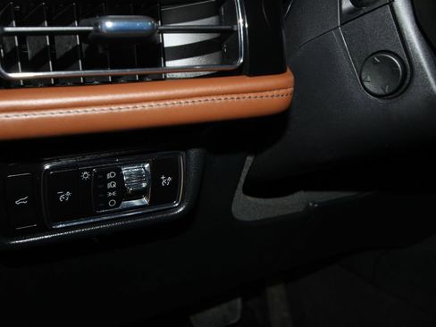 Used 2023 Lincoln Aviator Reserve w/ Equipment Group 201A image 10