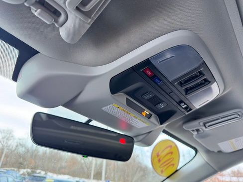 Used 2022 Subaru Crosstrek 2.5i Limited w/ Moonroof Package 1 image 17