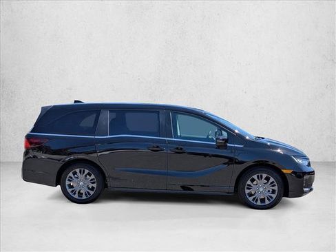 Used 2026 Honda Odyssey Touring image 4