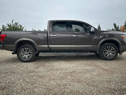 Used 2018 Nissan Titan Platinum Reserve w/ Platinum Utility Package image 9