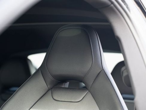 Certified 2025 Porsche Panamera 4 image 19