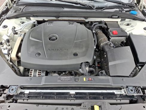 Used 2019 Volvo S60 T6 Momentum w/ Premium Package image 26