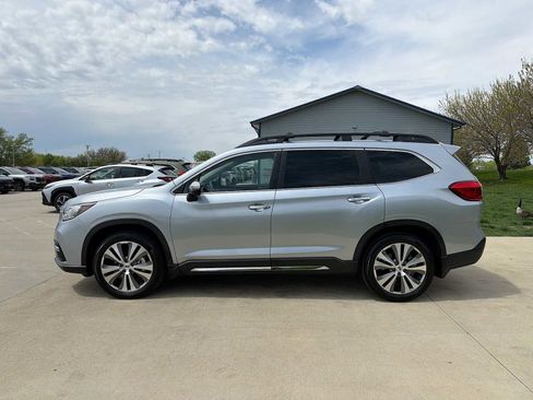 Certified 2022 Subaru Ascent Touring AWD/4WD image 3