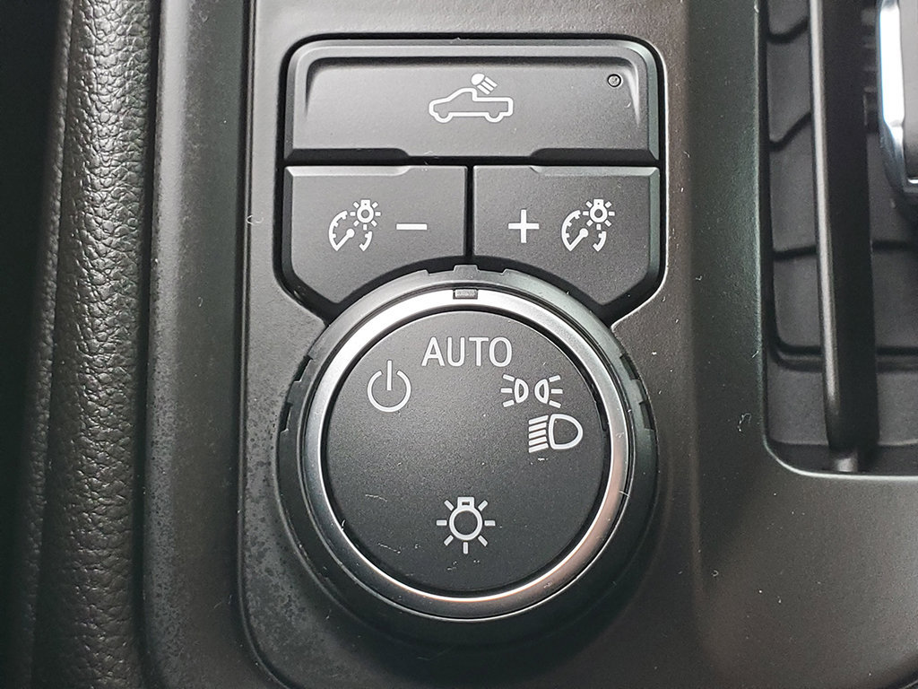Used 2023 Chevrolet Silverado 1500 Custom AWD/4WD image 25