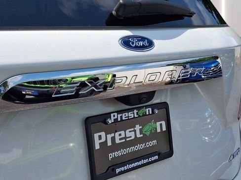 Used 2024 Ford Explorer XLT AWD/4WD image 30