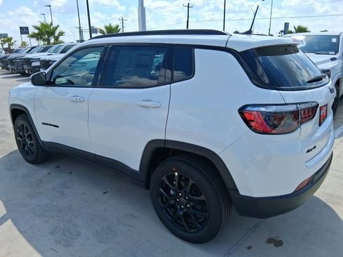 New 2026 Jeep Compass Latitude image 5