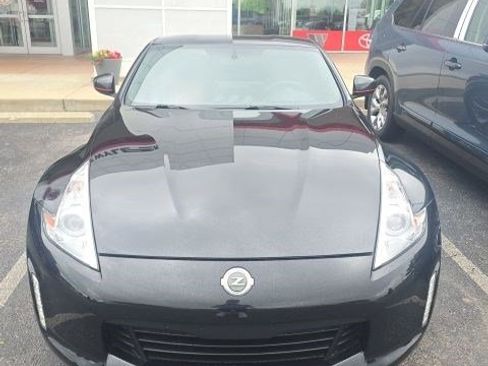 Used 2014 Nissan 370Z Coupe w/ Sport Package RWD image 10