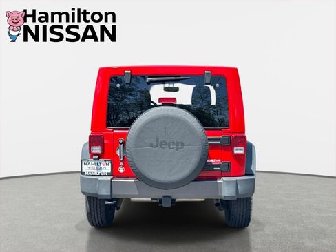Used 2016 Jeep Wrangler Unlimited Sport AWD/4WD image 3