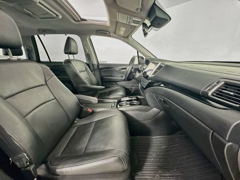 Used 2018 Honda Pilot Touring image 38