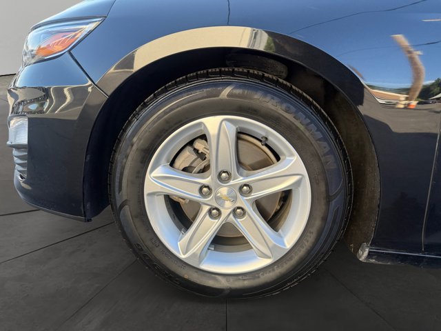 Used 2022 Chevrolet Malibu LT FWD image 9
