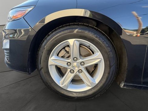 Used 2022 Chevrolet Malibu LT FWD image 9