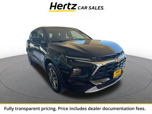 Used 2025 Chevrolet Blazer LT FWD image 1