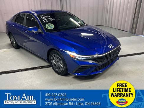 Used 2024 Hyundai Elantra SEL FWD image 1