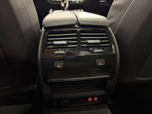 Used 2021 BMW M550i xDrive image 15