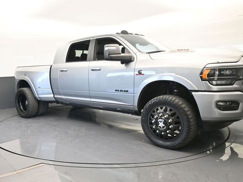 Used 2024 RAM 3500 Limited image 8