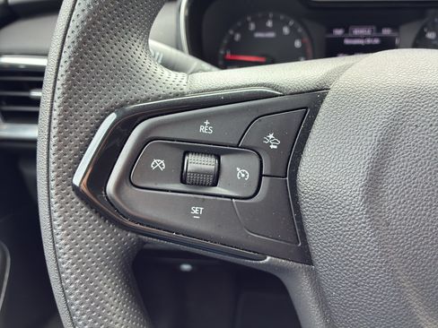 Used 2023 Chevrolet TrailBlazer LT FWD image 26